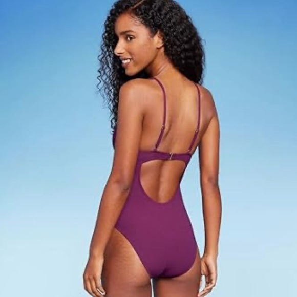 Shade & Shore Ribbed Plunge Twist Front One Piece Swimsuit Size Small NWT - Picture 2 of 9